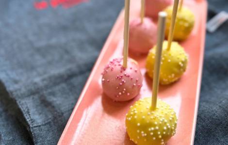 Barevné cake pops ke Dni dětí: sladká zábava pro malé i velké